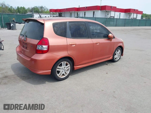 2007 Honda Fit Sport with VIN JHMGD38687S025450, listed as a IAAI auction lot 42124564 with 207,838 mi miles. Bid and sale history available at carsss.com. Image 4.