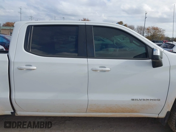 2019 Chevrolet Silverado 1500 LT with VIN 1GCUYDED4KZ153377, listed as a IAAI auction lot 41498723 with 106,582 mi miles. Bid and sale history available at carsss.com. Image 12.