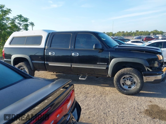 2007 Chevrolet Silverado 1500HD LT1 z VIN 1GCGC13U17F197536, wystawiony jako IAAI lot #42167105 z przebiegiem 177 604 mil mil oraz . Historia ofert i sprzedaży dostępna na DreamBid. Obrazek 13.