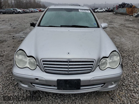 2005 Mercedes-Benz C 240 with VIN WDBRF61J85F614572, listed as a Copart auction lot 43930275 with 147,548 mi miles and Clean Title. Bid and sale history available at DreamBid. Image 5.