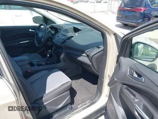 2017 Ford Escape SE with VIN 1FMCU9G91HUA59715, listed as a IAAI auction lot 41876126 with 44,929 mi miles. Bid and sale history available at carsss.com. Image 5.