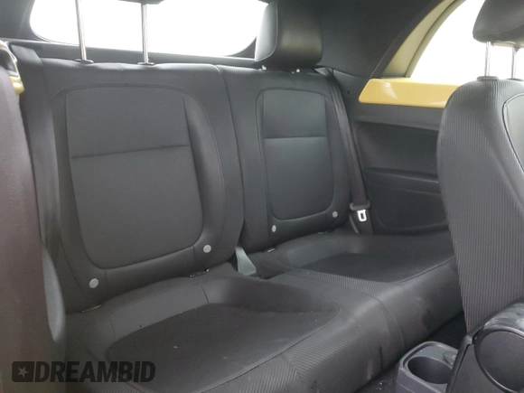 2013 Volkswagen Beetle 50s Edition with VIN 3VW5P7AT7DM828338, listed as a Copart auction lot 88228725 with 106,171 mi miles and Salvage title. Bid and sale history available at DreamBid. Image 10.