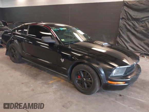 2009 Ford Mustang with VIN 1ZVHT80N695142483, listed as a IAAI auction lot 42672035 with 201,019 mi miles and . Bid and sale history available at DreamBid. Image 1.