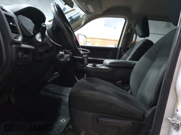 2019 Ram 2500 Tradesman z VIN 3C6UR5CJ2KG593276, wystawiony jako Copart lot #54655995 z przebiegiem 124 069 mil mil oraz Czysty tytuł • Clean title. Historia ofert i sprzedaży dostępna na DreamBid. Obrazek 7.