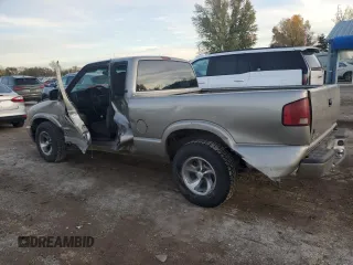 2001 Chevrolet S-10 LS with VIN 1GCCS19581K162217, listed as a Copart auction lot 79950614 with 200,950 mi miles and Salvage Title. Bid and sale history available at DreamBid. Image 2.