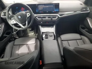 2024 BMW 3 Series 330i xDrive z VIN 3MW89FF00R8E63730, wystawiony jako Copart lot #55618555 z przebiegiem Nie podano mil oraz Czysty tytuł • Clean title. Historia ofert i sprzedaży dostępna na DreamBid. Obrazek 8.