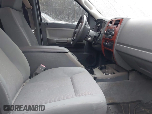 2005 Dodge Dakota SLT с VIN 1D7HE42K25S309240, выставлен на аукционе IAAI как лот 41553779 с пробегом 203 769 миль миль и . История ставок и продаж доступна на DreamBid. Изображение 5.