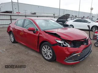 2024 Toyota Camry LE z VIN 4T1C11AK2RU189218, wystawiony jako IAAI lot #42391543 z przebiegiem 42 226 mil mil oraz . Historia ofert i sprzedaży dostępna na DreamBid. Obrazek 1.
