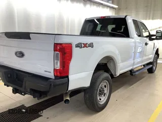 2019 Ford F-250 XL z VIN 1FT7X2B63KEC14817, wystawiony jako IAAI lot #42639323 z przebiegiem 173 427 mil mil oraz . Historia ofert i sprzedaży dostępna na DreamBid. Obrazek 4.