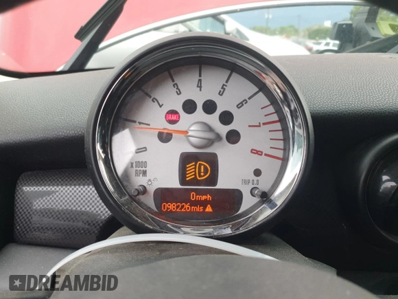2012 MINI Hardtop S with VIN WMWSV3C58CTY25514, listed as a Copart auction lot 52571435 with 98,226 mi miles and Clean title. Bid and sale history available at DreamBid. Image 9.