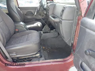2001 Jeep Wrangler SE с VIN 1J4FA29P21P300094, выставлен на аукционе IAAI как лот 41871446 с пробегом 125 098 миль миль и . История ставок и продаж доступна на DreamBid. Изображение 5.