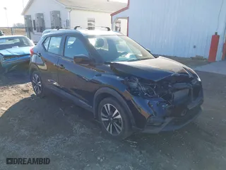 2019 Nissan Kicks S with VIN 3N1CP5CU8KL470872, listed as a IAAI auction lot 38829337 with 61,848 mi miles. Bid and sale history available at carsss.com. Image 1.