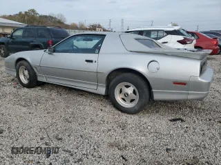 1986 Pontiac Firebird Trans Am z VIN 1G2FW87F8GL239553, wystawiony jako Copart lot #78263424 z przebiegiem 65 161 mil mil oraz Tytuł czysty. Historia ofert i sprzedaży dostępna na DreamBid. Obrazek 2.