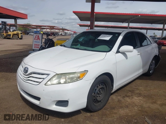 2011 Toyota Camry LE with VIN 4T1BF3EK2BU674189, listed as a IAAI auction lot 41807932 with 185,859 mi miles. Bid and sale history available at carsss.com. Image 2.