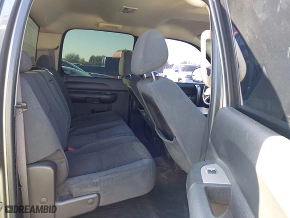 2007 Chevrolet Silverado 1500 LT w/1LT with VIN 3GCEK13C27G537311, listed as a IAAI auction lot 41559010 with 127,104 mi miles. Bid and sale history available at carsss.com. Image 8.