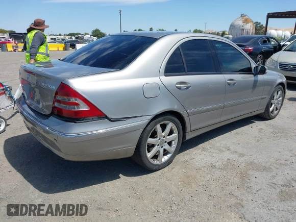 2004 Mercedes-Benz C 230 Kompressor с VIN WDBRF40J64F459900, выставлен на аукционе IAAI как лот 42500575 с пробегом 231 657 миль миль и . История ставок и продаж доступна на DreamBid. Изображение 4.