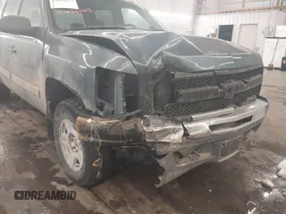 2009 Chevrolet Silverado 1500 LT with VIN 3GCEK23369G288634, listed as a IAAI auction lot 41636223 with 181,783 mi miles and . Bid and sale history available at DreamBid. Image 6.