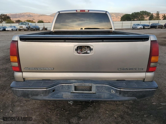 2002 Chevrolet Silverado 1500 LT with VIN 2GCEC19T321425882, listed as a Copart auction lot 81347164 with 189,162 mi miles and Salvage Title. Bid and sale history available at carsss.com. Image 6.