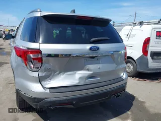 2018 Ford Explorer XLT z VIN 1FM5K7D87JGB56677, wystawiony jako IAAI lot #41926338 z przebiegiem 101 332 mil mil oraz . Historia ofert i sprzedaży dostępna na DreamBid. Obrazek 16.