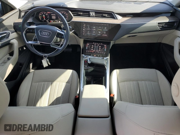2024 Audi Q8 e-tron Premium Plus z VIN WA15AAGE7RB025662, wystawiony jako Copart lot #52006665 z przebiegiem 18 760 mil mil oraz Szkoda całkowita • Salvage title. Historia ofert i sprzedaży dostępna na DreamBid. Obrazek 8.