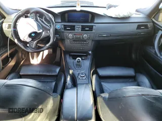 2011 BMW M3 z VIN WBSPM9C54BE203115, wystawiony jako Copart lot #54583324 z przebiegiem Nie podano mil oraz Szkody całkowita. Historia ofert i sprzedaży dostępna na DreamBid. Obrazek 8.