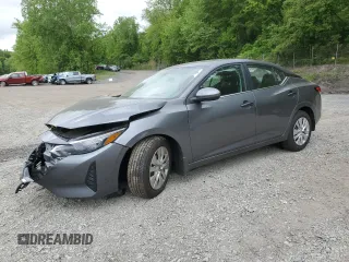 2025 Nissan Sentra S z VIN 3N1AB8BV1SY251935, wystawiony jako Copart lot #57701305 z przebiegiem 7311 mil mil oraz Szkoda całkowita • Salvage title. Historia ofert i sprzedaży dostępna na DreamBid. Obrazek 1.