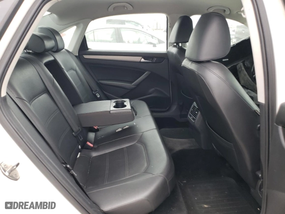 2014 Volkswagen Passat SE with VIN 1VWBP7A3XEC009507, listed as a Copart auction lot 84670454 with 0 mi miles and Salvage Title. Bid and sale history available at carsss.com. Image 10.