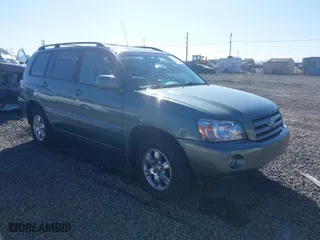 2004 Toyota Highlander with VIN JTEEP21AX40043007, listed as a IAAI auction lot 41675720 with 212,330 mi miles. Bid and sale history available at carsss.com. Image 1.