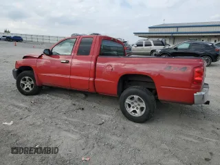 2006 Dodge Dakota SLT with VIN 1D7HW42N56S565283, listed as a Copart auction lot 77792994 with 272,398 mi miles and Salvage Title. Bid and sale history available at carsss.com. Image 2.