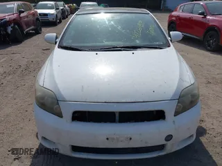 2010 Scion tC z VIN JTKDE3B70A0318371, wystawiony jako IAAI lot #42261498 z przebiegiem 182 930 mil mil oraz . Historia ofert i sprzedaży dostępna na DreamBid. Obrazek 6.