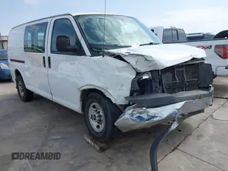 2019 GMC Savana Cargo with VIN 1GTW7AFGXK1220517, listed as a IAAI auction lot 41547025 with 131,264 mi miles. Bid and sale history available at carsss.com. Image 6.
