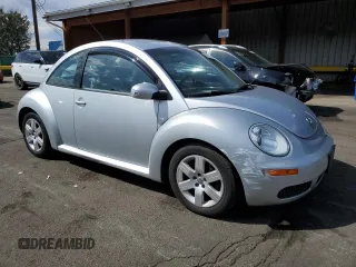 2007 Volkswagen New Beetle Coupe with VIN 3VWRW31C37M522187, listed as a Copart auction lot 50153305 with 180,404 mi miles and Clean Title. Bid and sale history available at carsss.com. Image 4.
