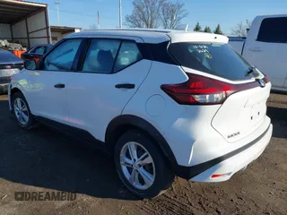 2021 Nissan Kicks S with VIN 3N1CP5BV2ML483629, listed as a IAAI auction lot 41995135 with 77,650 mi miles. Bid and sale history available at carsss.com. Image 3.