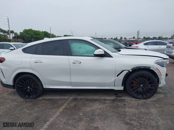 2021 BMW X6 xDrive40i with VIN 5UXCY6C00M9F88215, listed as a IAAI auction lot 41646498 with 43,587 mi miles. Bid and sale history available at carsss.com. Image 13.