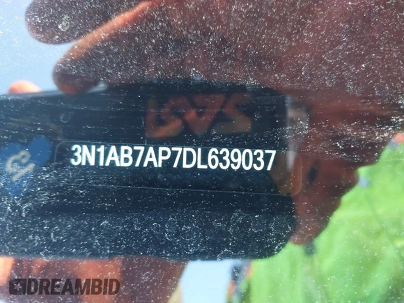 2013 Nissan Sentra SR z VIN 3N1AB7AP7DL639037, wystawiony jako IAAI lot #42317917 z przebiegiem 121 348 mil mil oraz . Historia ofert i sprzedaży dostępna na DreamBid. Obrazek 12.
