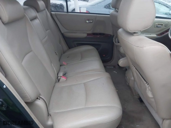 2004 Toyota Highlander with VIN JTEDP21A540007401, listed as a IAAI auction lot 41701595 with 268,302 mi miles. Bid and sale history available at carsss.com. Image 8.