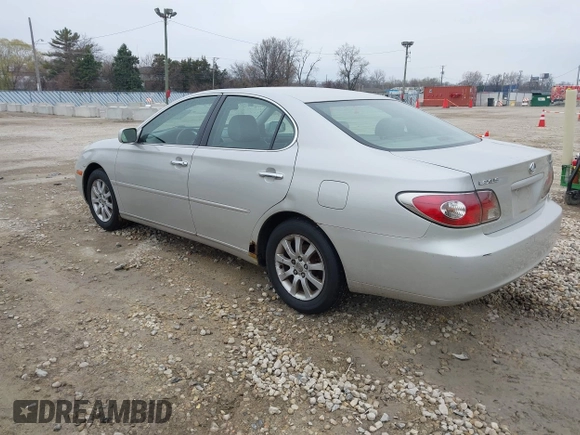2003 Lexus ES with VIN JTHBF30G330101610, listed as a IAAI auction lot 42010075 with 178,796 mi miles. Bid and sale history available at carsss.com. Image 3.