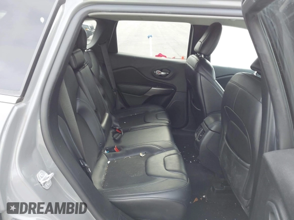 2019 Jeep Cherokee Latitude Plus z VIN 1C4PJMLB5KD440162, wystawiony jako IAAI lot #41911864 z przebiegiem 53 927 mil mil oraz . Historia ofert i sprzedaży dostępna na DreamBid. Obrazek 8.