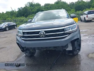 2021 Volkswagen Atlas SE with VIN 1V2PE2CA2MC207444, listed as a IAAI auction lot 42268653 with 70,202 mi miles and . Bid and sale history available at DreamBid. Image 12.