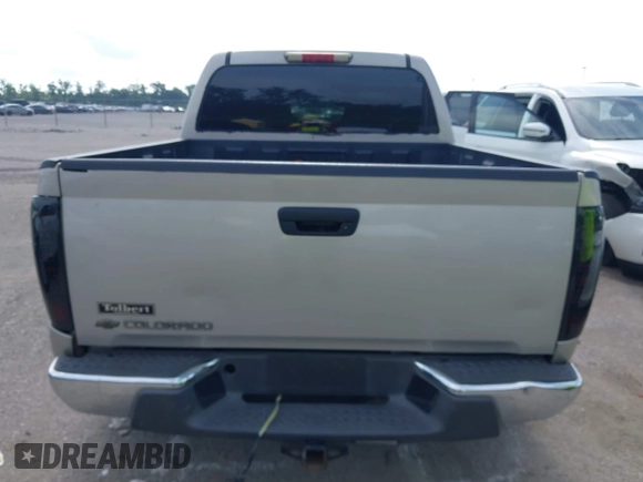 2006 Chevrolet Colorado 3LT with VIN 1GCDS136268182408, listed as a IAAI auction lot 42492420 with 284,568 mi miles and . Bid and sale history available at DreamBid. Image 16.