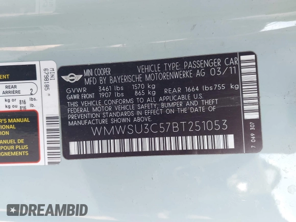 2011 MINI Hardtop z VIN WMWSU3C57BT251053, wystawiony jako IAAI lot #41774654 z przebiegiem 128 835 mil mil oraz . Historia ofert i sprzedaży dostępna na DreamBid. Obrazek 9.