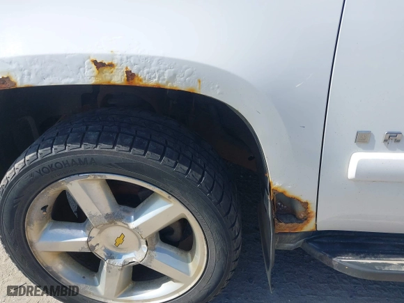 2007 Chevrolet Avalanche LTZ with VIN 3GNFK12347G281010, listed as a IAAI auction lot 42069798 with 203,042 mi miles. Bid and sale history available at carsss.com. Image 6.