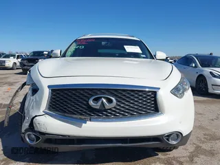 2017 Infiniti QX70 z VIN JN8CS1MU0HM143050, wystawiony jako IAAI lot #41712100 z przebiegiem 123 907 mil mil oraz . Historia ofert i sprzedaży dostępna na DreamBid. Obrazek 13.