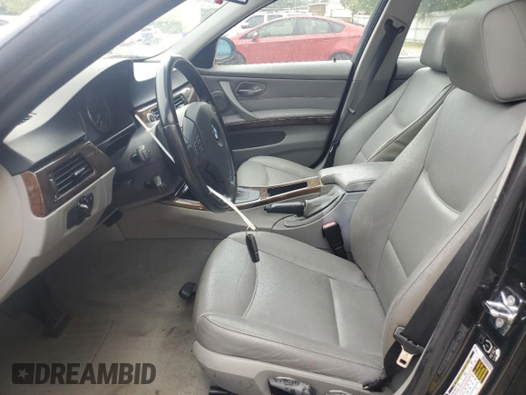 2007 BMW 3 Series 328xi with VIN WBAVC93547KX52045, listed as a Copart auction lot 60922775 with 136,686 mi miles and Clean title. Bid and sale history available at DreamBid. Image 7.