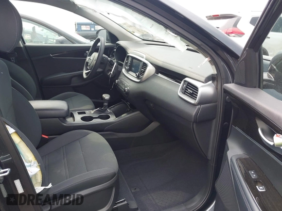 2020 Kia Sorento S z VIN 5XYPG4A5XLG690303, wystawiony jako IAAI lot #42070603 z przebiegiem 55 434 mil mil oraz . Historia ofert i sprzedaży dostępna na DreamBid. Obrazek 5.