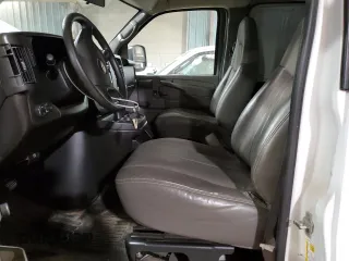 2008 Chevrolet Express Cargo Van with VIN 1GCGG25C781187641, listed as a Copart auction lot 84939854 with 171,478 mi miles and Clean Title. Bid and sale history available at carsss.com. Image 7.