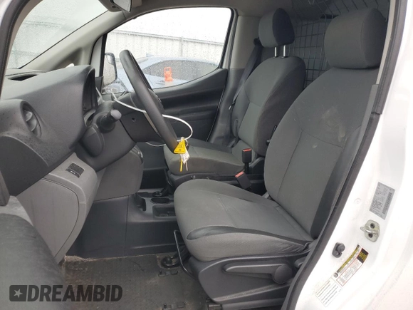 2021 Nissan NV200 S z VIN 3N6CM0KN8MK702542, wystawiony jako Copart lot #49109015 z przebiegiem 286 890 mil mil oraz Czysty tytuł • Clean title. Historia ofert i sprzedaży dostępna na DreamBid. Obrazek 7.