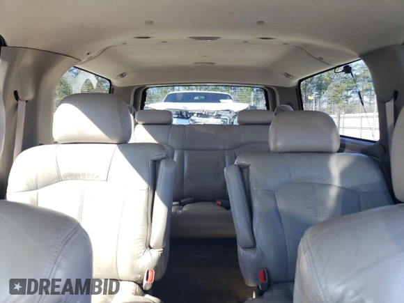2001 Chevrolet Suburban LS with VIN 3GNEC16T21G265902, listed as a Copart auction lot 44120685 with 299,460 mi miles and Salvage Title. Bid and sale history available at carsss.com. Image 10.