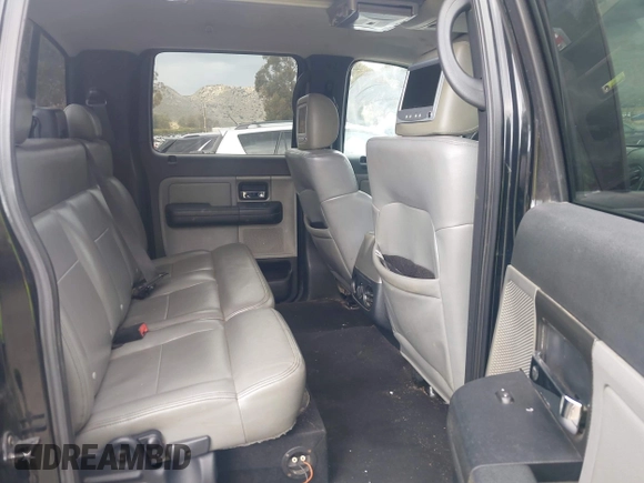 2004 Ford F-150 XLT with VIN 1FTPW14504KA08344, listed as a IAAI auction lot 41916877 with 223,657 mi miles. Bid and sale history available at carsss.com. Image 8.