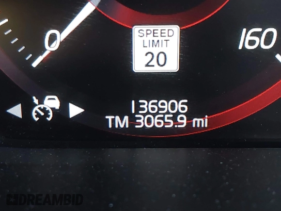 2017 Volvo XC90 Momentum with VIN YV4A22PK4H1171533, listed as a IAAI auction lot 41876321 with 136,906 mi miles. Bid and sale history available at carsss.com. Image 16.